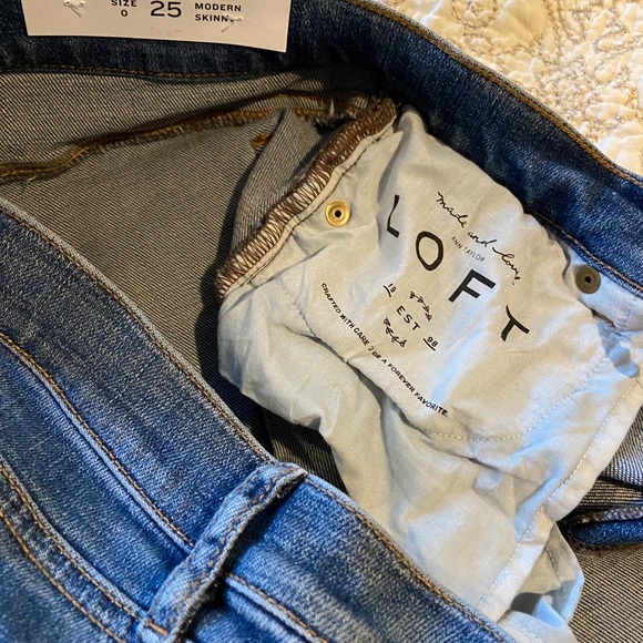 NWT Ann Taylor loft jeans! ✌🏾 - Picture 3 of 11